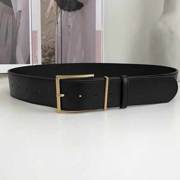 Gold Buckle Belt - Picture 2 of 3